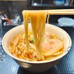 水と鶏醤油ラーメン