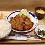 メガ盛りトンテキ定食