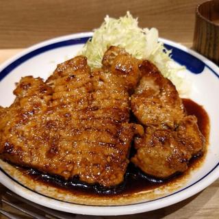 メガ盛りトンテキ定食