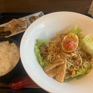冷やし担々麺ライス(ハッピー食堂)