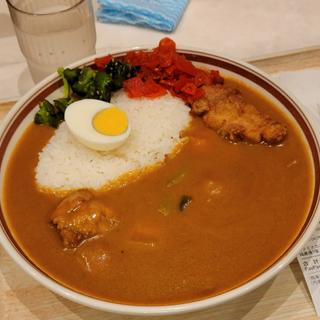 スタミナカレー＋鶏唐揚げ1個(モンスナック )