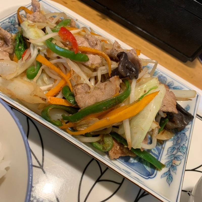 肉野菜炒め定食(もつ九)