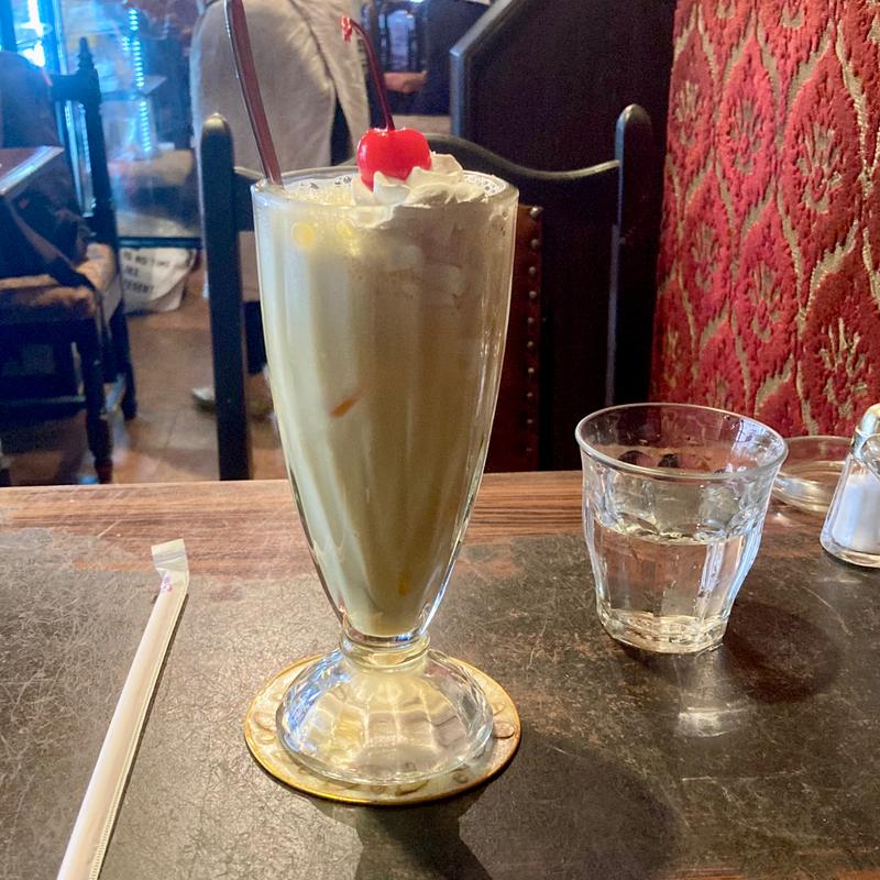 昔懐かしいミルクセーキ(鎗屋町喫茶室街の灯り)