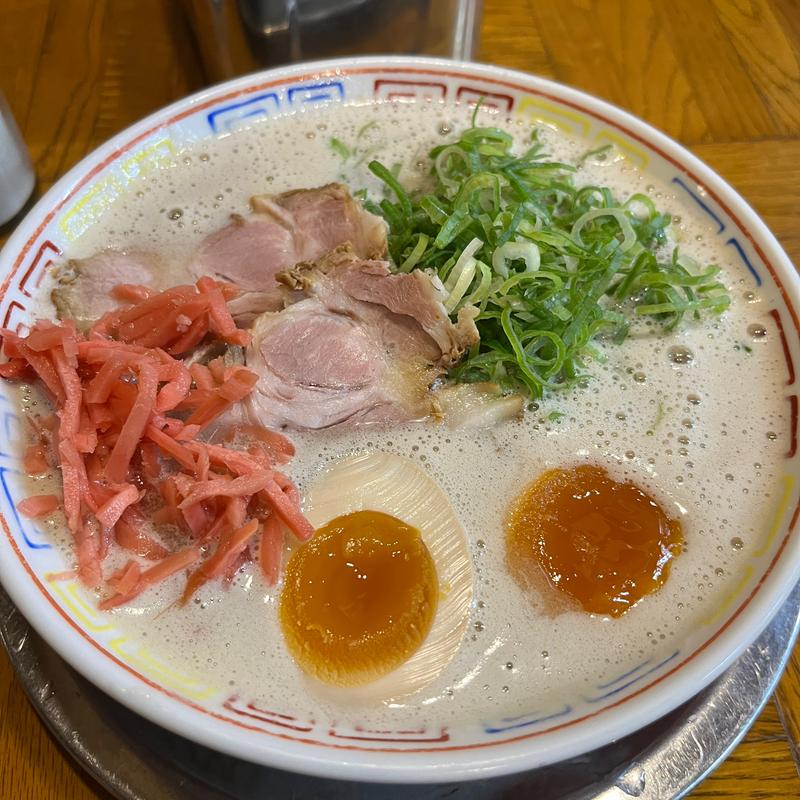 煮卵ラーメン(秀ちゃんラーメン とんぼ店)