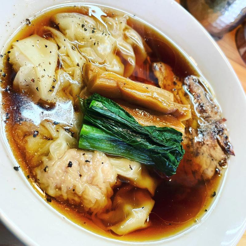 ワンタンラーメン(世田谷中華そば 祖師谷七丁目食堂)
