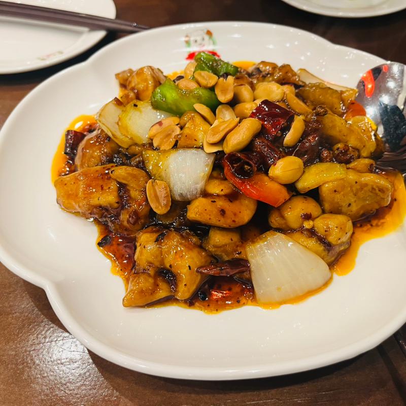 鶏肉とピーナッツ炒め (中華料理 楽苑)