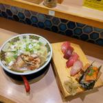 すごい煮干しラーメン(塩) 赤酢握り5貫セット