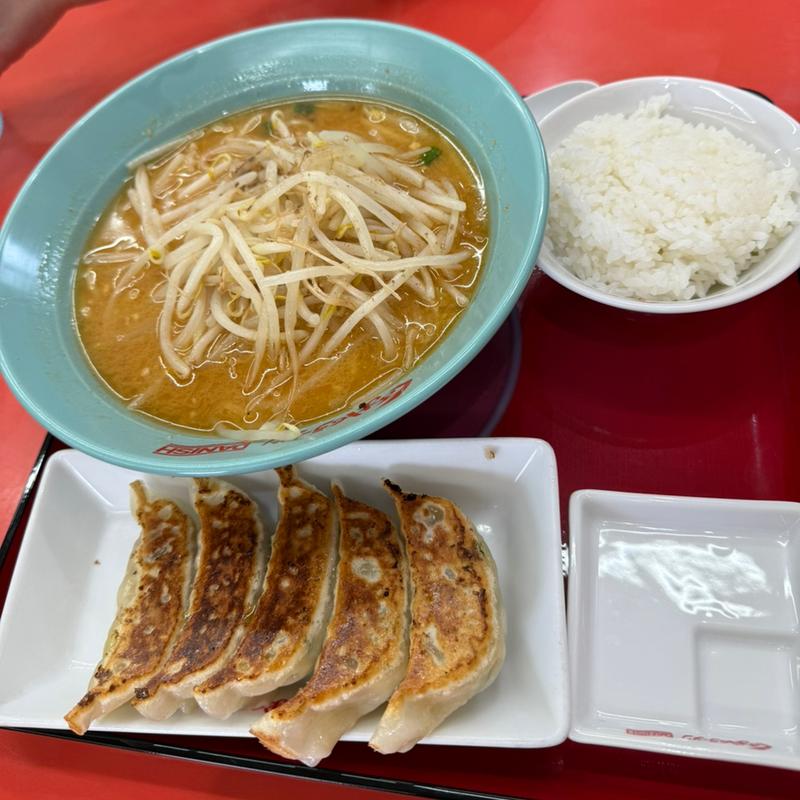 味噌ラーメン　半ライス　餃子(くるまやラーメン 青井店)