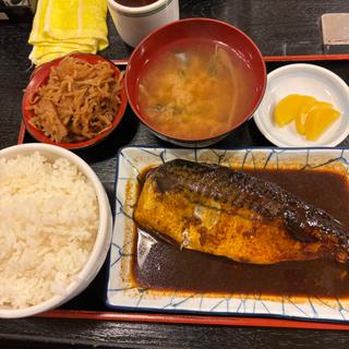 鯖の味噌煮定食