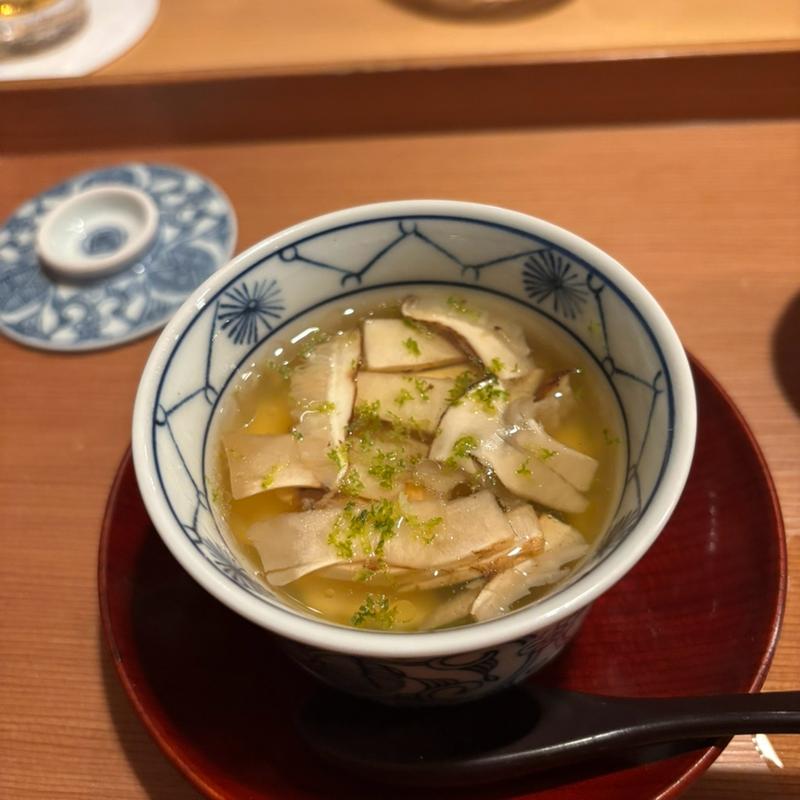 松茸とスッポンのすり身の茶碗蒸し(迦陵 （かりょう）)