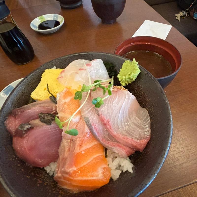 海鮮丼(ひびの食堂)