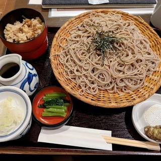 ざるそば  山菜かやくご飯