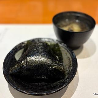 鮭おにぎり・岩のり汁