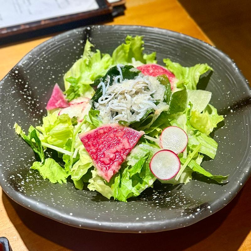 釜揚げしらすとレタスのサラダ(新宿 今井屋本店 )