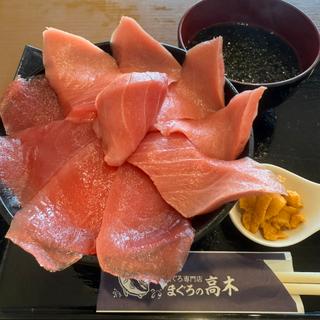 本マグロ赤身中トロ丼　追いウニ