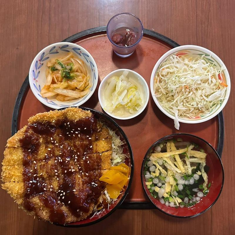 Aランチ ソースカツ丼(アクアリュウム喫茶 慈伴賜)