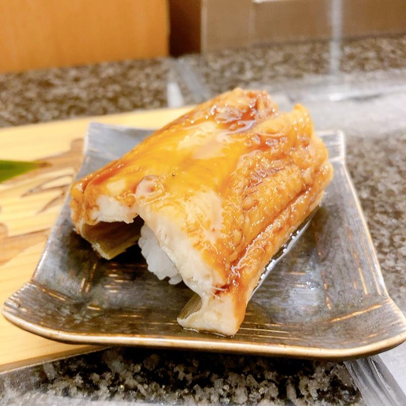 厚切り煮穴子(すし辰の立ち食いminamoa店)