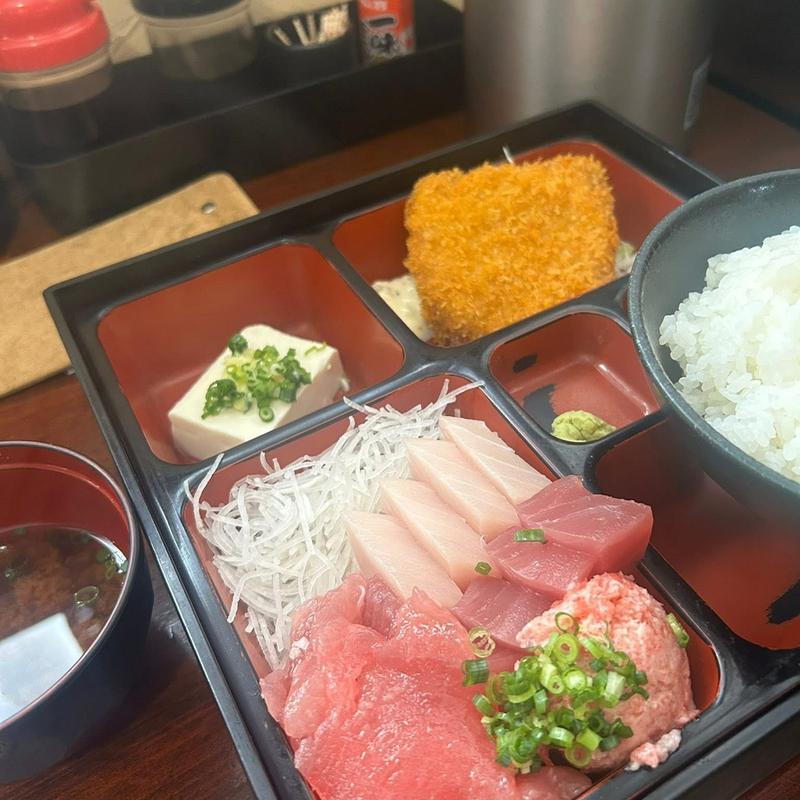 四種定食(まぐろ太郎)