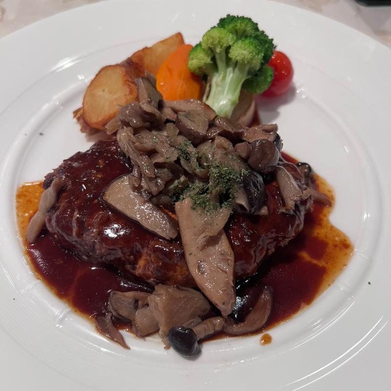 ハンバーグステーキデミグラスソース(レストラン フォレスティーユ)