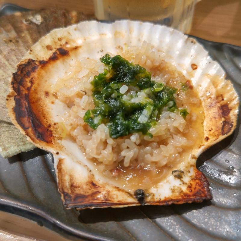 活ほたて酒盗焼き 追いシャリ(貝 刺身専門店 しらはら 関内)