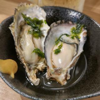 殻つき真牡蠣おでん
