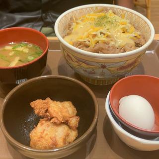 特盛チーズ牛丼温玉唐揚げ(すき家 石和店 )