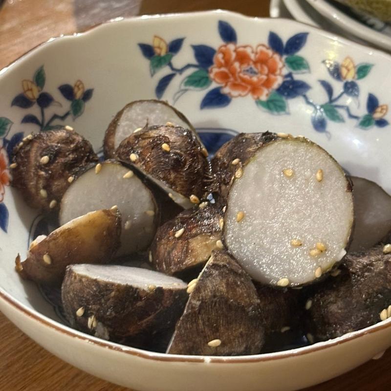 里芋の塩茹で(酒美飯囲ひろし)