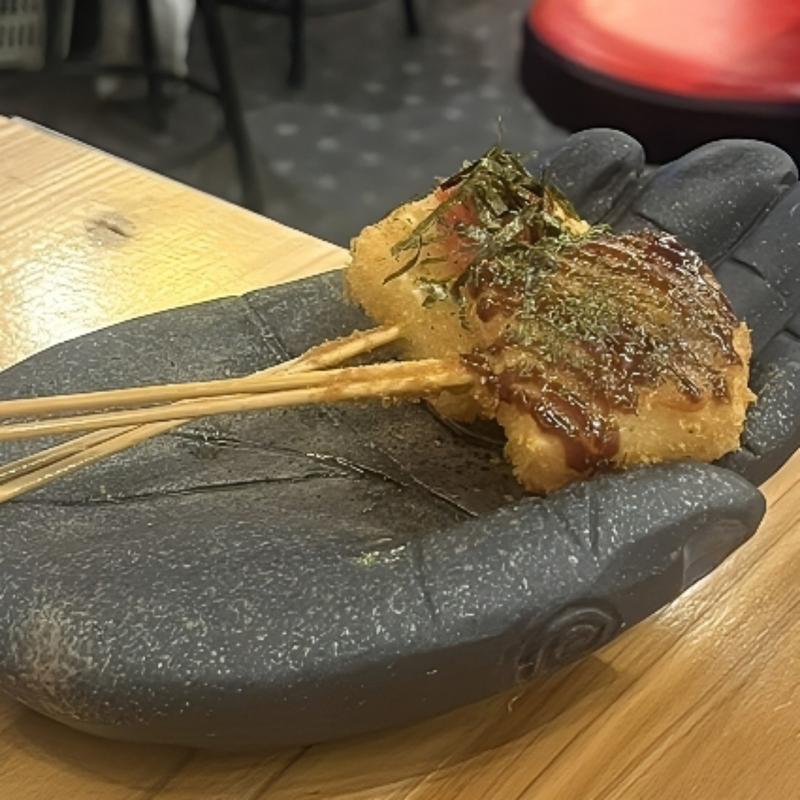 牛ロース串揚げ(スシクシ酒場 どうぞっ！ 京都駅北店)