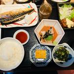 本日のお刺身と選べるメイン膳(2種)