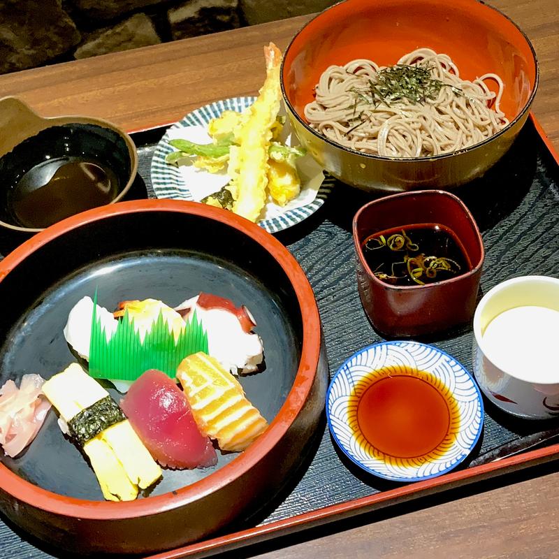 寿司盛りセット(たらいうどん 喜多八)