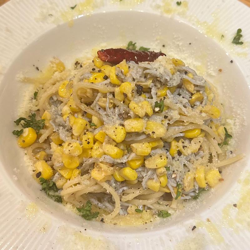 ぶっかけ釜揚げしらすのペペロンチーノ(イカセンター302 （【旧店名】カフェ エ トラットリア トレチェント ドゥエ）)