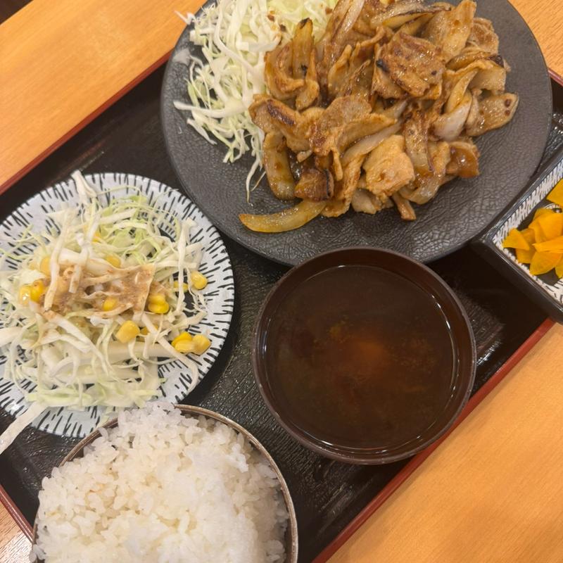 生姜焼定食(超炭酸ハイボールとやきとんが旨い店 ぶたぼーる 新橋店)