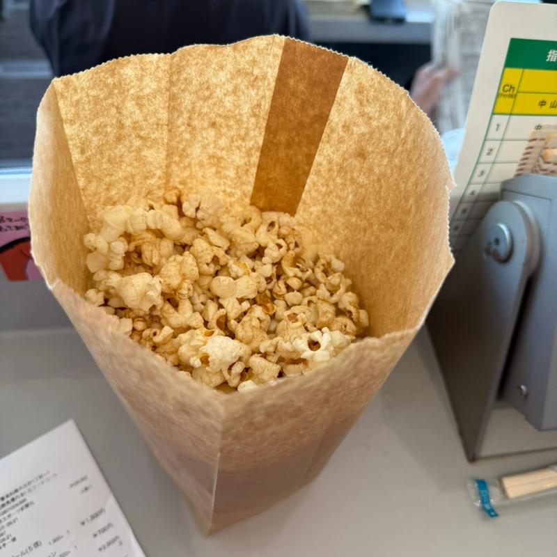 でか盛りポップコーン(東スポ食堂)