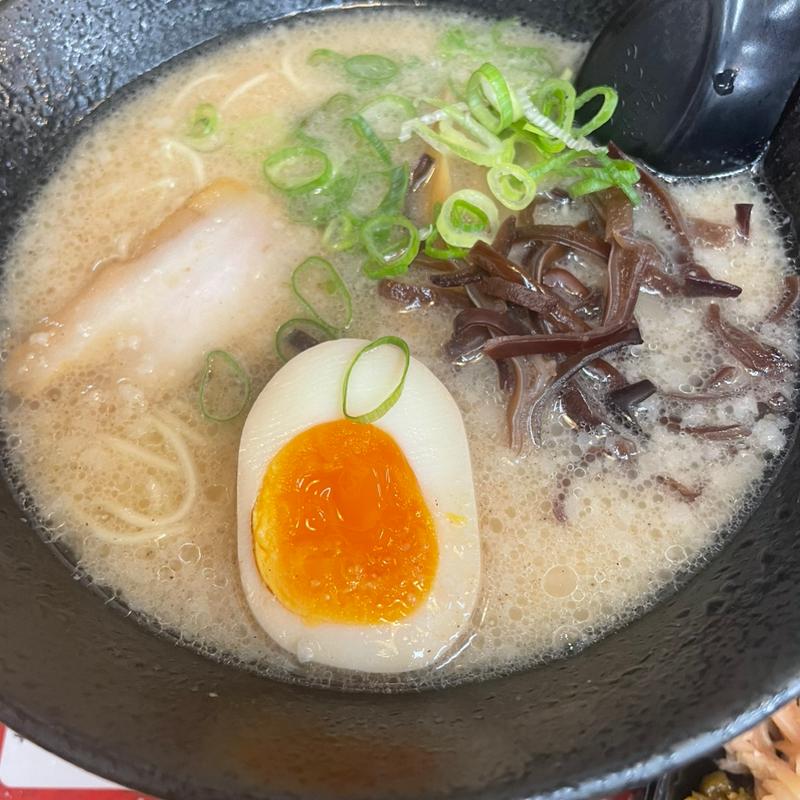 豚骨ラーメン(一麺亭 浜口店)