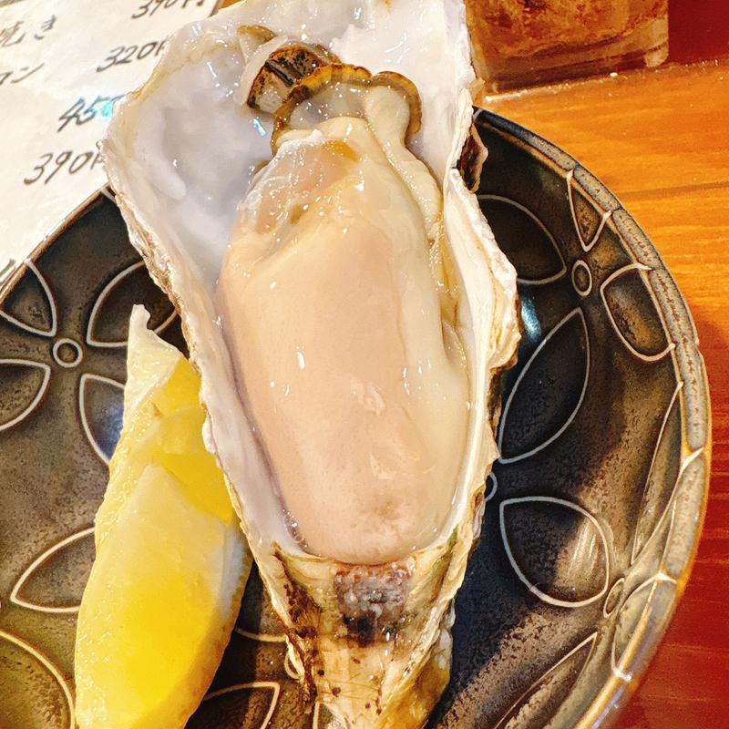 殻付生牡蠣1ケ(4坪牡蠣小屋キヨリト京橋店)