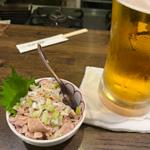 メガ生と鳥皮ポン酢