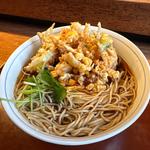 とうもろこしと芝海老と新生姜のかき揚げ蕎麦