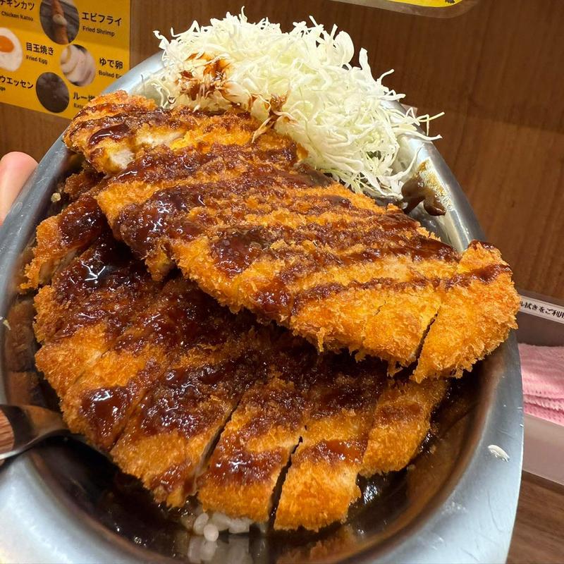 ロースチキンカツカレー(ゴーゴーカレー 新宿総本店 )