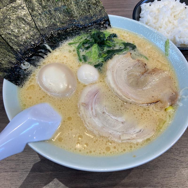 (横浜家系ラーメン モリーブ 魂心家)