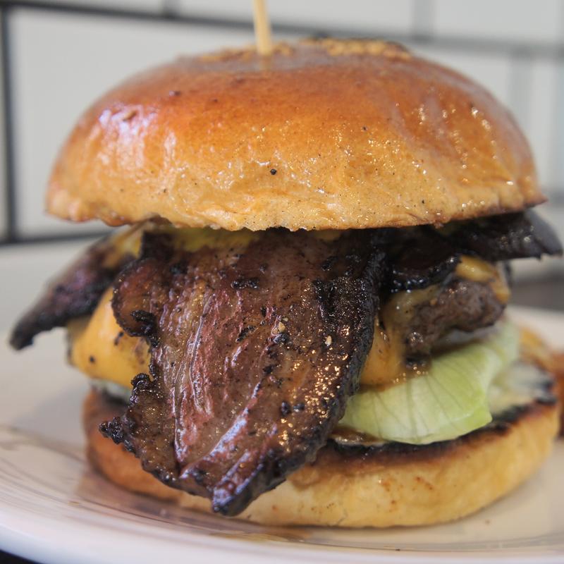 ベーコンチーズバーガー(FANK BURGER)