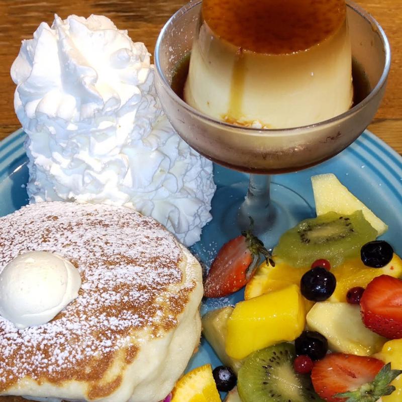 プリンアラモアナパンケーキ(コナズ珈琲成城)