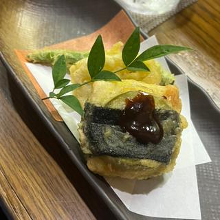 天ぷら盛り合わせ(よもぎ)