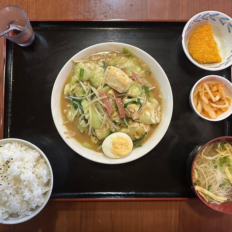 Bランチ ヘチマの味噌炒め定食(アクアリュウム喫茶 慈伴賜)