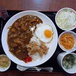 Cランチ カレーライス 唐揚げ卵付き