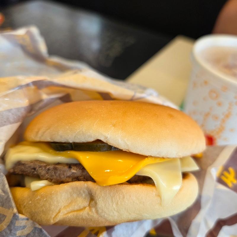 チーチーダブチ(マクドナルド 重留店)