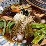 冷たい山菜そば