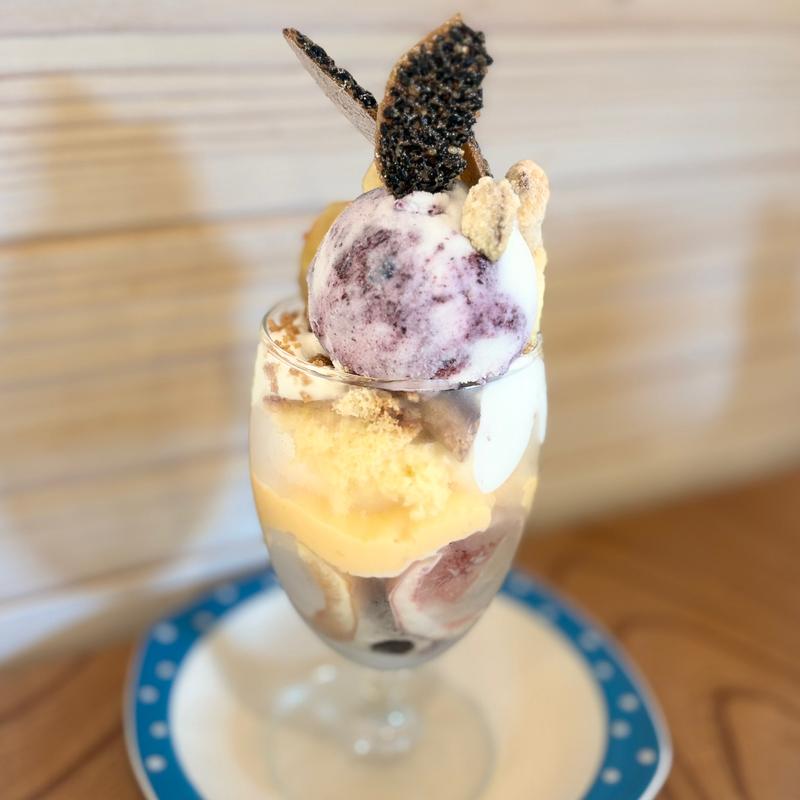 季節のデザート（いちじくのパフェ）(カフェドミーミ（Café de mimi）)