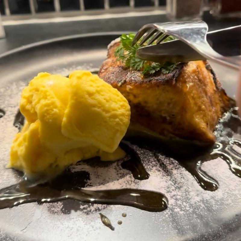 フレンチトースト　安納芋のアイス(ヤキトリトキヤ)