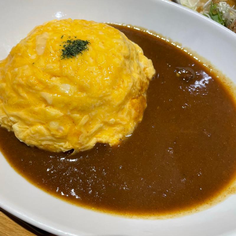 オムカレー(テン食堂)
