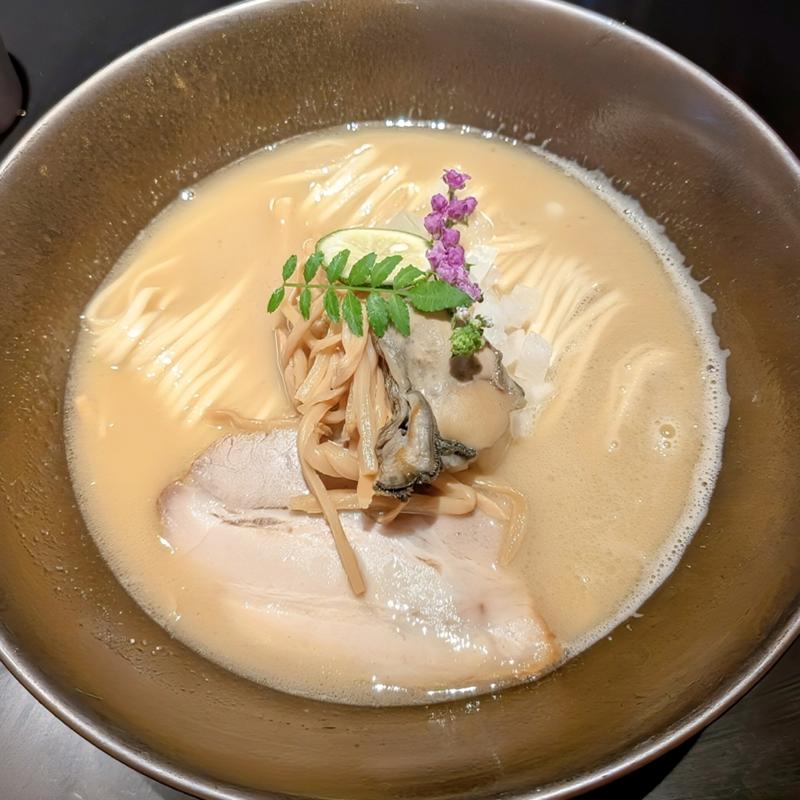 牡蠣白湯koeru(牡蠣ラーメン NEXT□（ネクストしかく）)